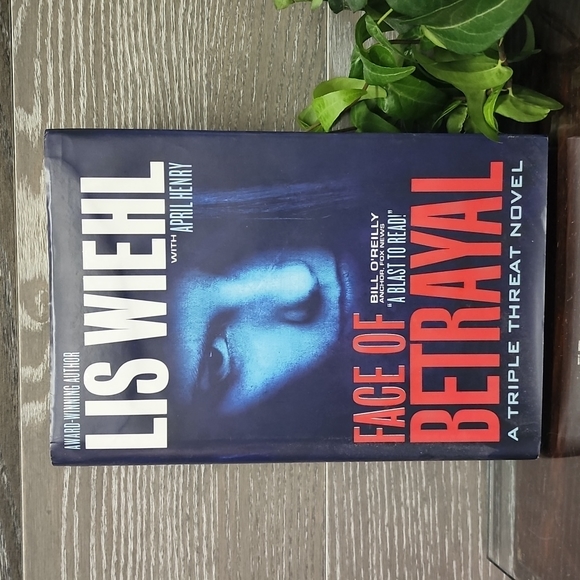 Face of betrayal by Lisa wiehl a triple threat novel - Picture 1 of 5